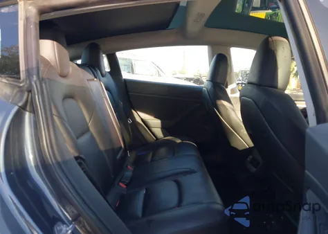 2023 Tesla Model 3 Performance Dual Motor All-Wheel Drive z USA, uszkodzony, nr VIN 5YJ3E1EC8PF585266